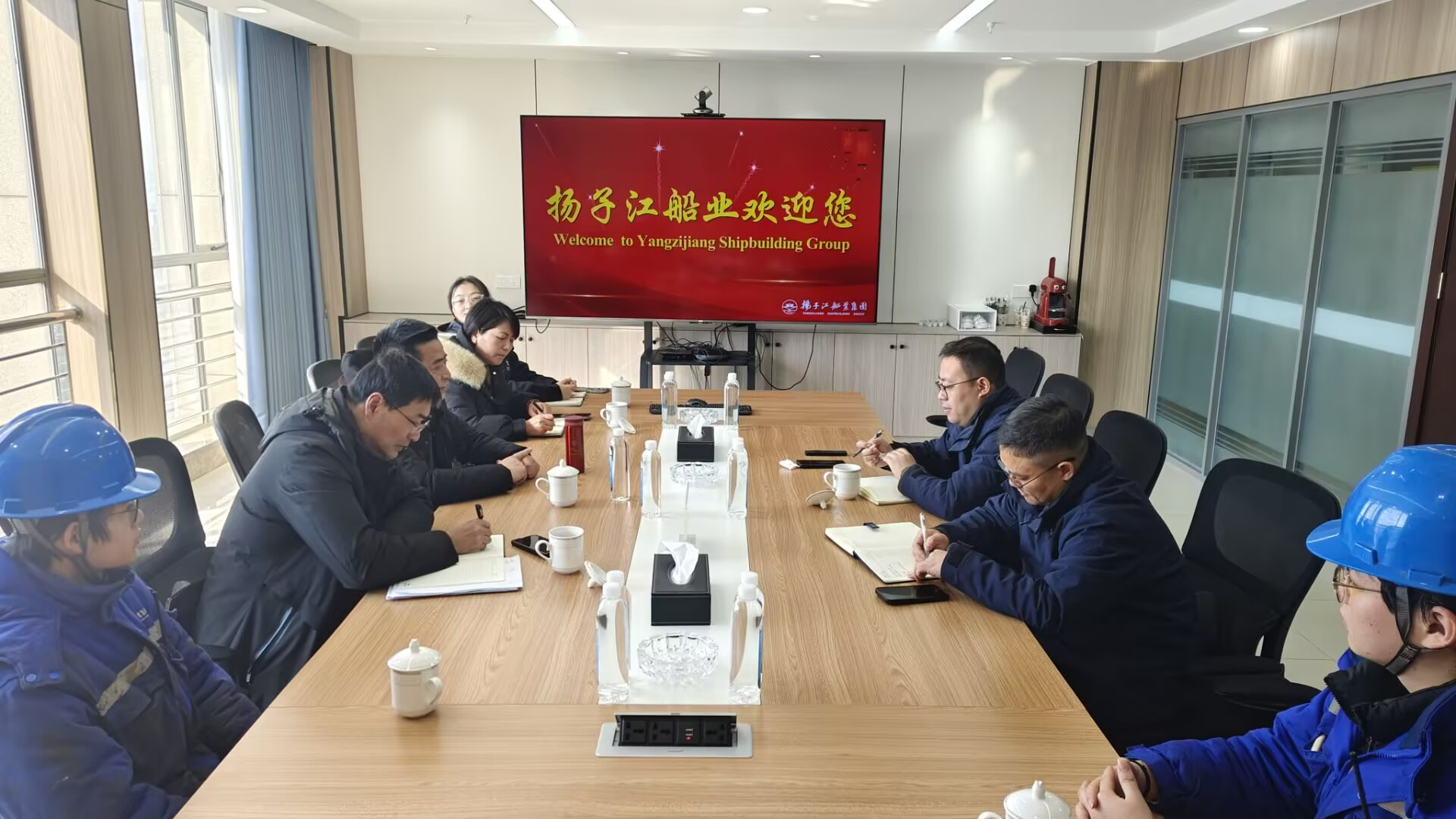 船舶工程学院领导赴江苏新扬子造船有限公司洽谈“订单班”合作并看望实习学生