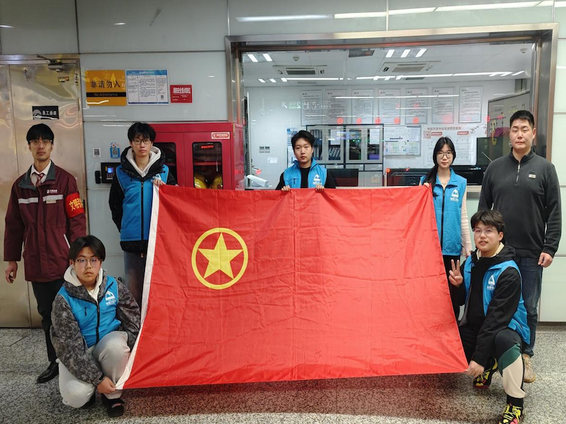 雷锋精神践于行 地铁服务暖人心