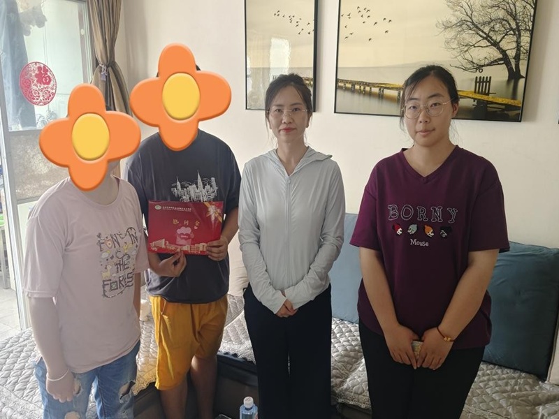 暖心家访送关怀 精准资助暖人心
