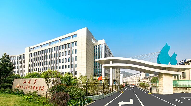 锡澄校区管办公室召开工作例会  推进宿舍改造及暑期保障工作