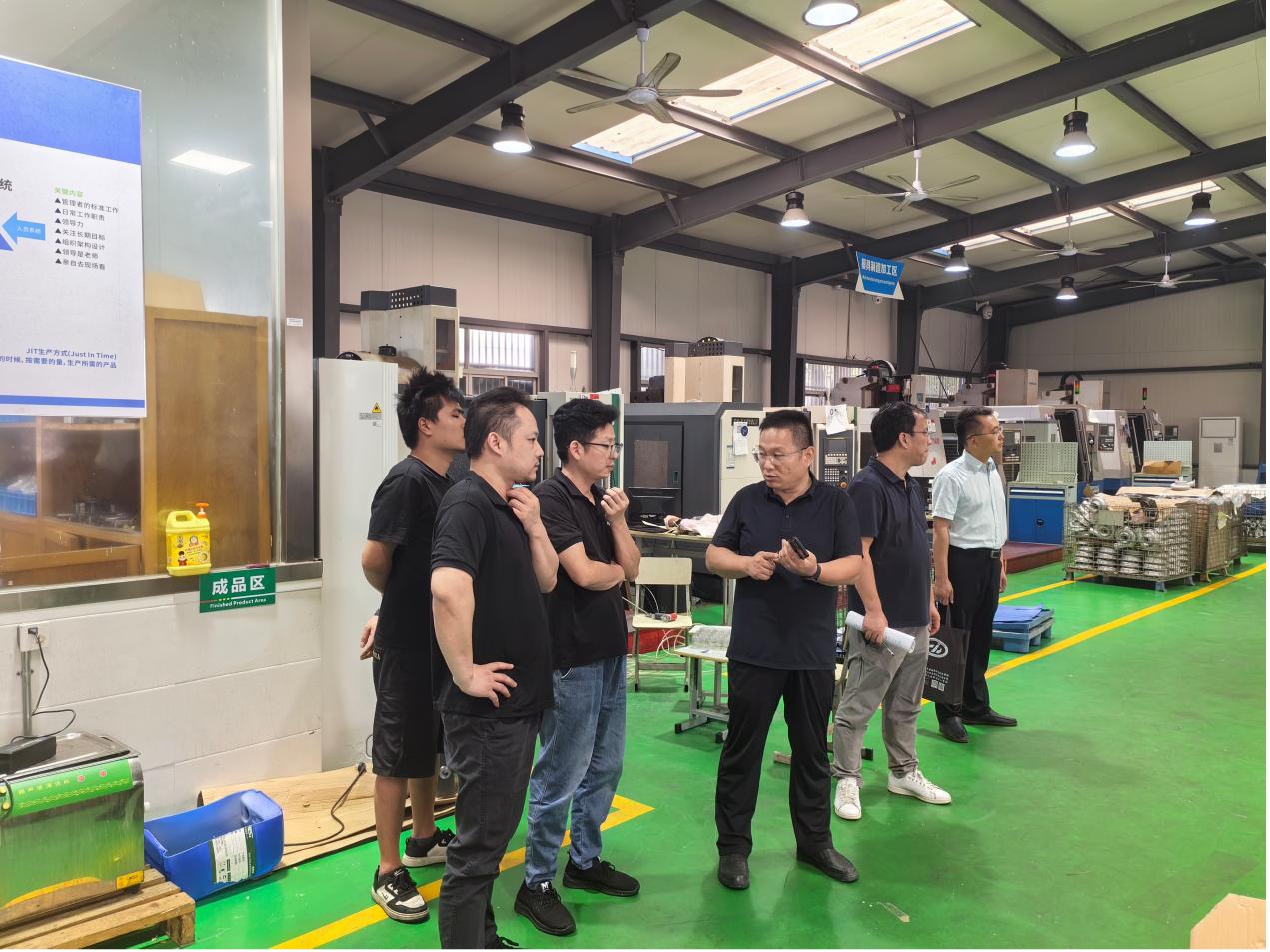 压实安全责任 排查风险隐患 校领导检查锡澄校区节前安全工作