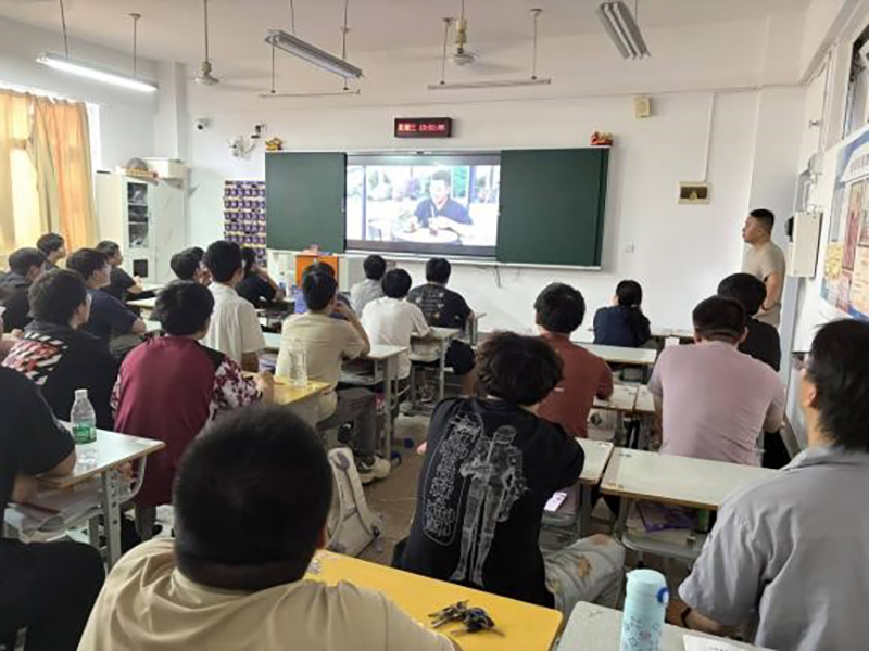 筑牢网络安全防线 守护青春清朗空间