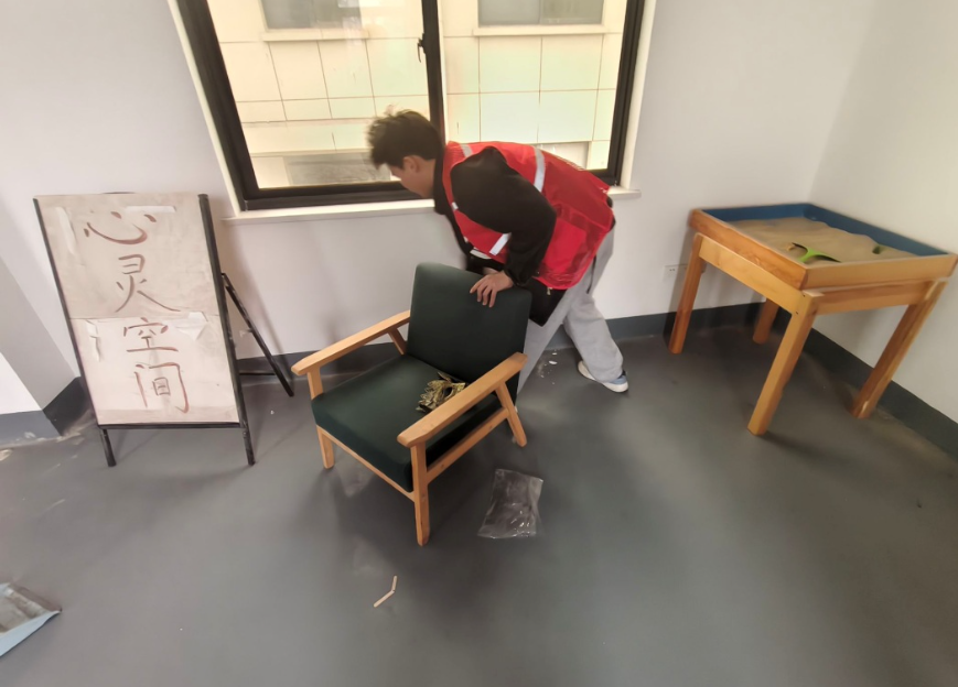 弘扬雷锋精神，守护心灵港湾