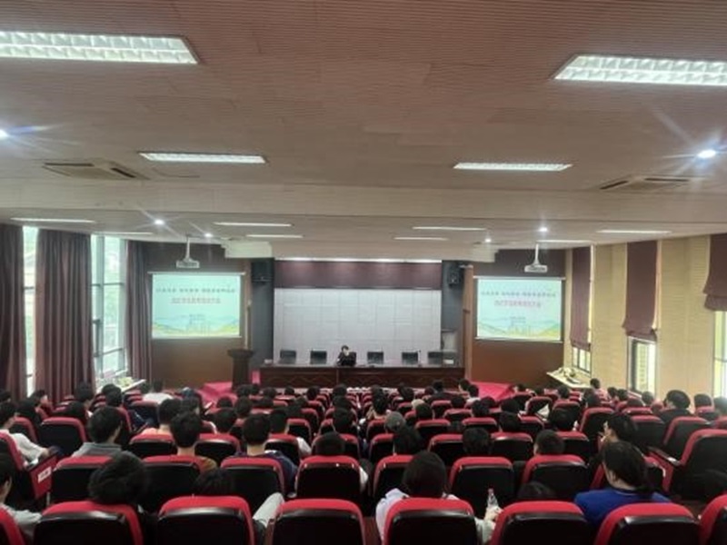 船舶工程学院召开违纪学生教育培训大会