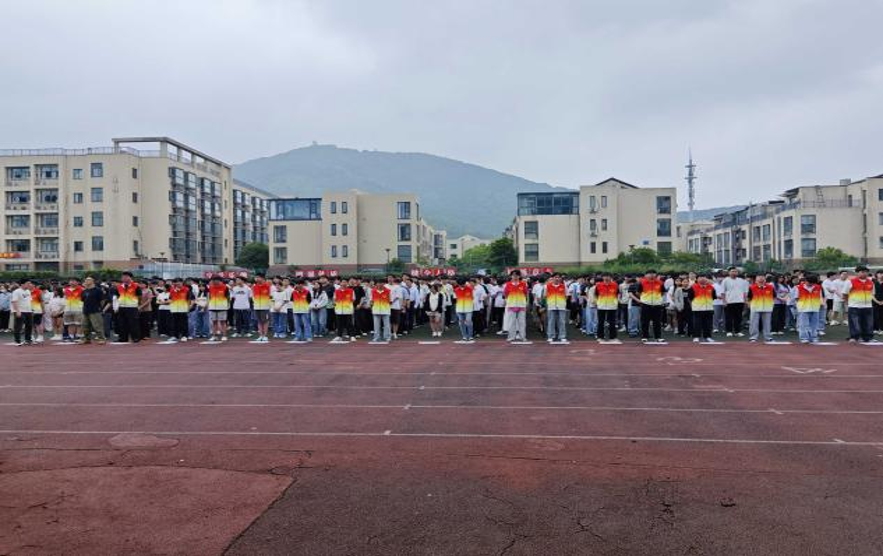 防患于未然 共筑平安校园 ——交通工程学院和汽车工程学院联合开展消防演练活动