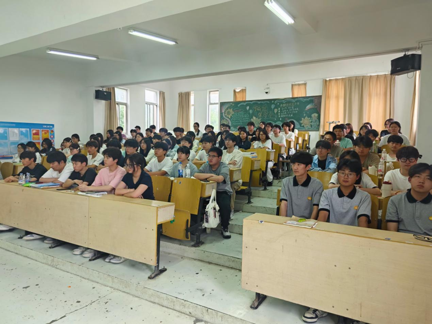 薪火接力 逐梦前行 ——交通工程学院开展学生会干部换届工作